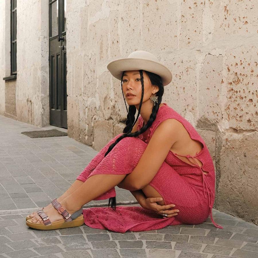 SS26_Ficha_Lifestyle_Image_Satorisan_Kona_Raffia_Tribal_2_1200x1200